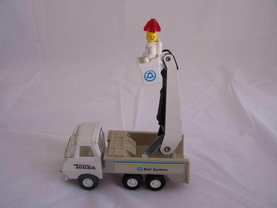 Vtg Tonka Telephone Bell System Bucket Lift Truck Utility Phone & Lego 