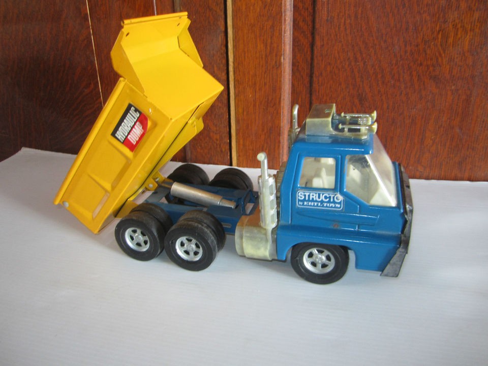 Vintage 1970s ERTL/Structo Toys Hydraulic Dump Truck used