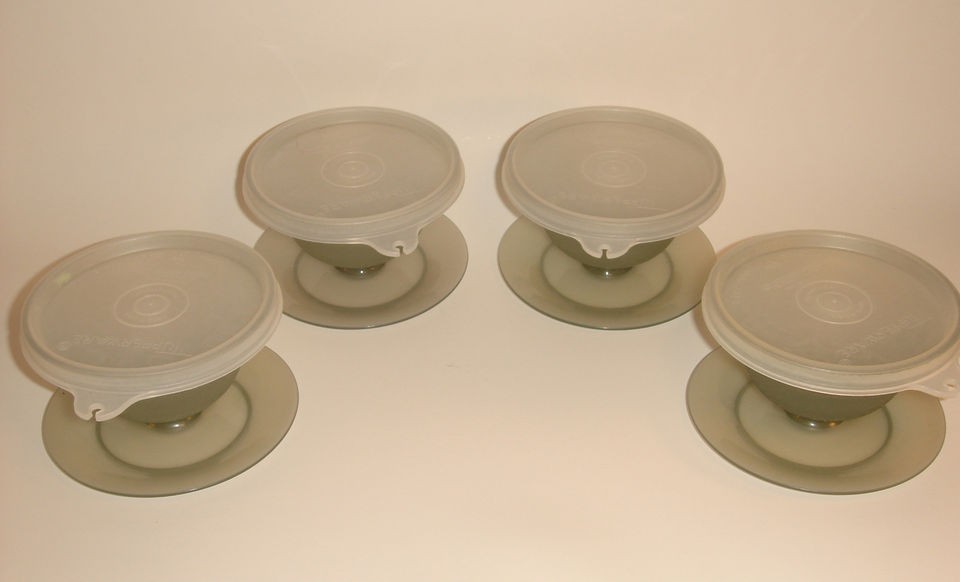 TUPPERWARE ICE CREAM CUPS WITH LIDS GREAT CONDITION 4 TOTAL