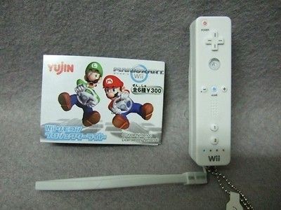   Gashapon MARIO KART Wii Controller Shape Mini Flashlight BABY MARIO