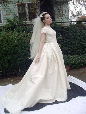 antique wedding dresses in Vintage