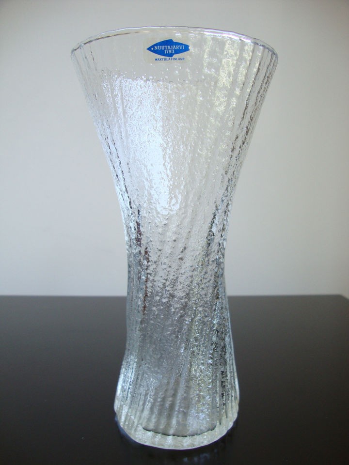 NUUTAJARVI WARTSILA CRYSTAL VASE DESIGNED BY OIVA TOIKKA MADE FINLAND