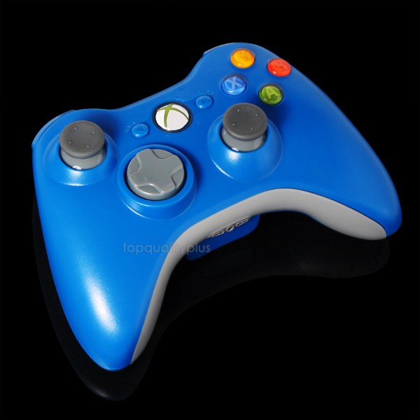 blue xbox 360 controller in Controllers & Attachments