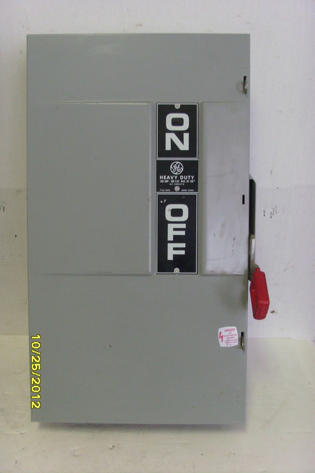 GENERAL ELECTRIC 200 AMP FUSIBLE HEAVY DUTY SAFETY DISCONNECT 