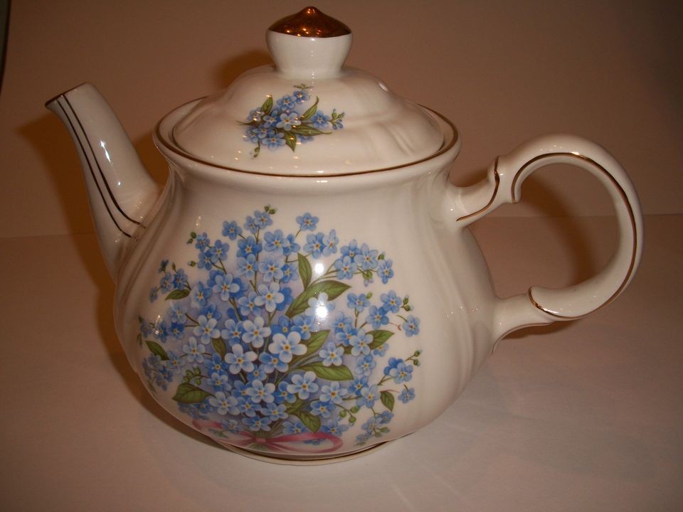 VINTAGE SADLER WINDSOR TEAPOT~VERY PRETTY~MADE IN ENGLAND~FREE 