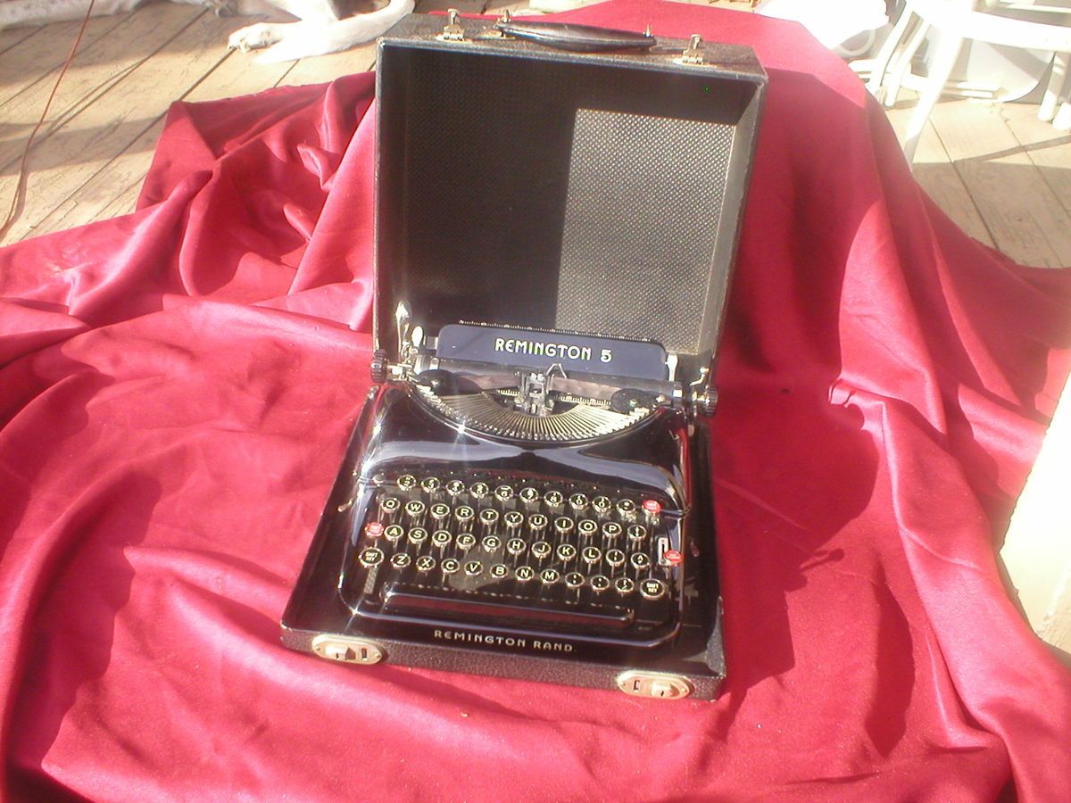 Vintage Remington 5 Streamline Typewriter / Super Nice with Case