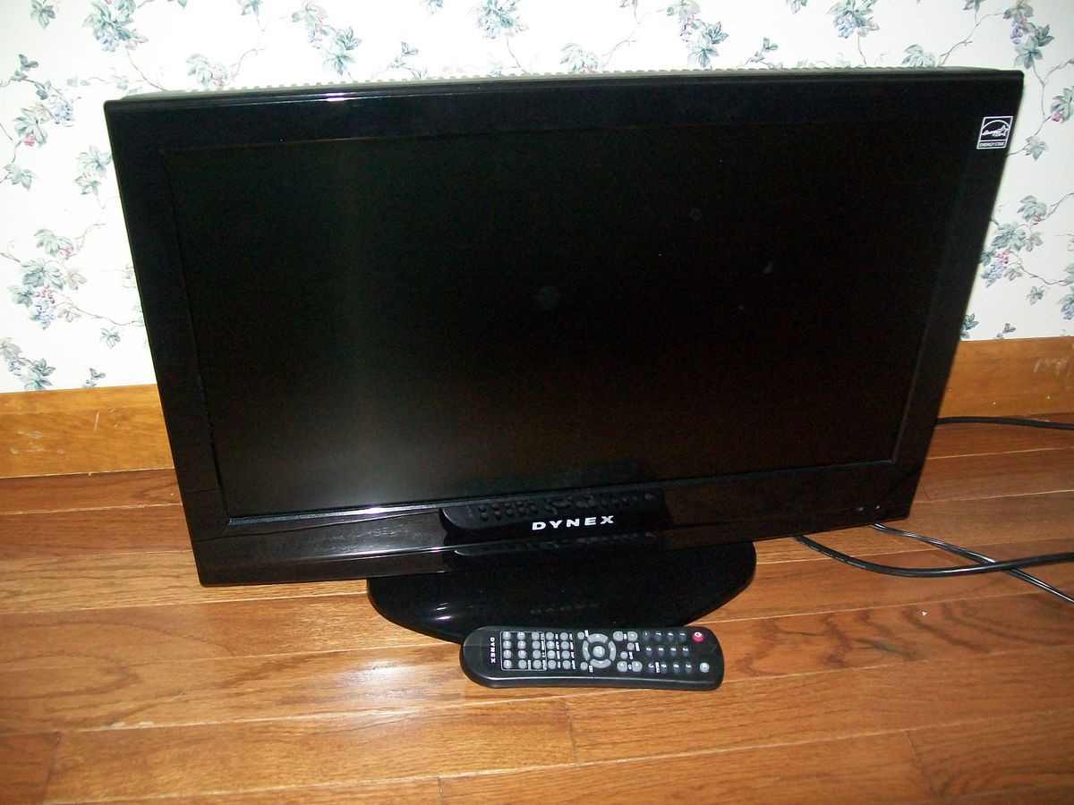 Dynex 22 inch LCD TV DVD Combo and Remote