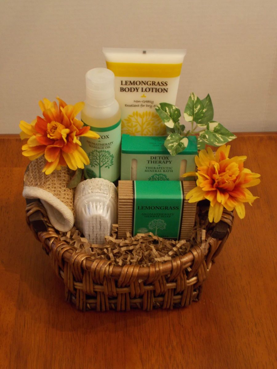 New Lemongrass Aromatherapy Holiday Spa Gift Basket