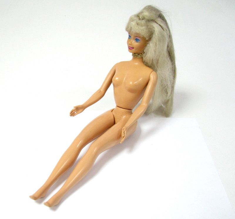 1990 Mattel Barbie Blonde Doll Malaysia 1966 Head 1976