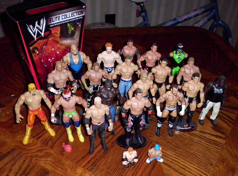 WWE ACTION FIGURE LOT of 19   Mattel/Jakks   CM PUNK, MACHO MAN, CENA