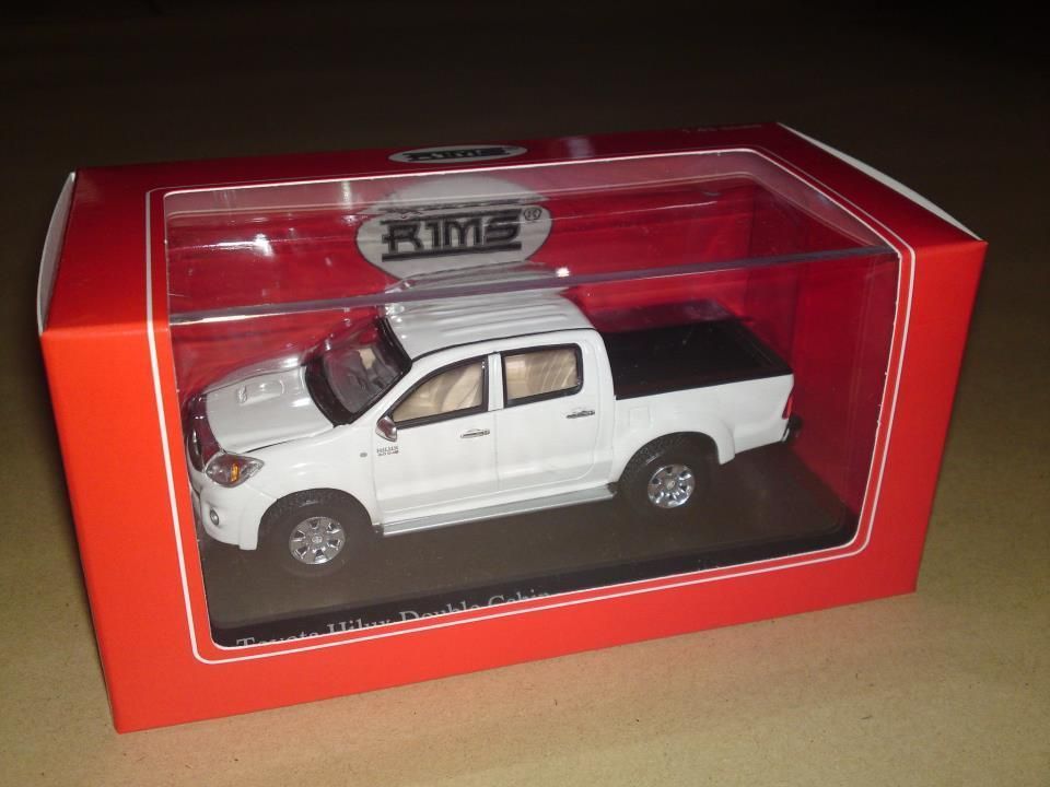 43 Diecast Toyota Hilux Double Cabin White Rims Must See