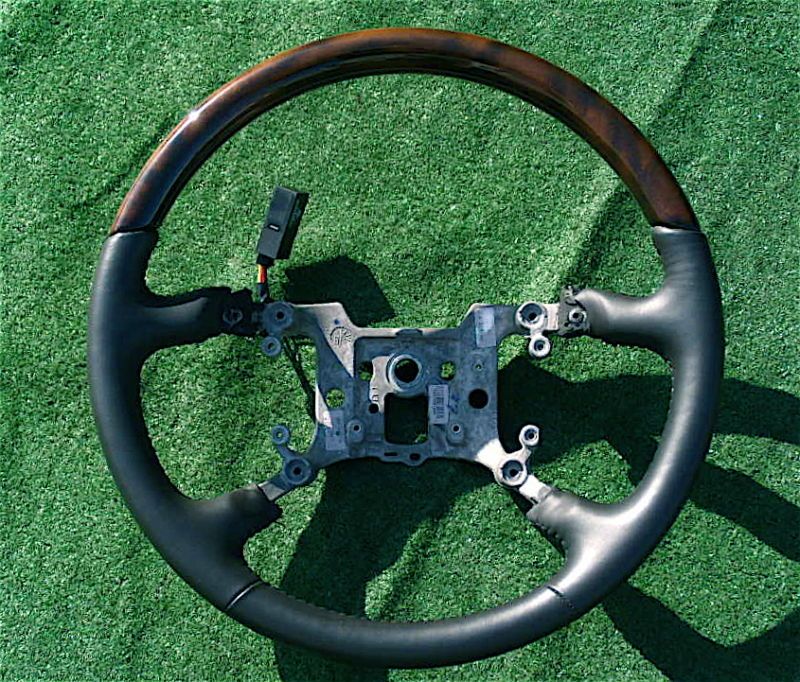 New 2009 Genuine GM Factory Cadillac DTS Wood Steering Wheel Wooden